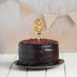 Chiffre 3D 8 doré sur pique