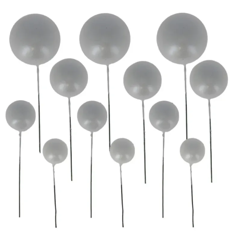 Décors à piquer de 12 boules argentées