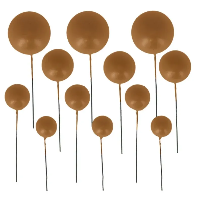 Décors à piquer de 12 boules dorées