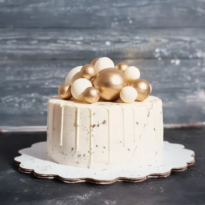 Décors à piquer de 12 boules dorées