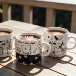 Lot de 4 tasses assorties thème "Chats et Chiens"