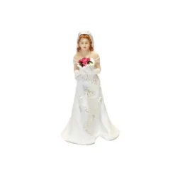 Mariée blonde tenant son bouquet